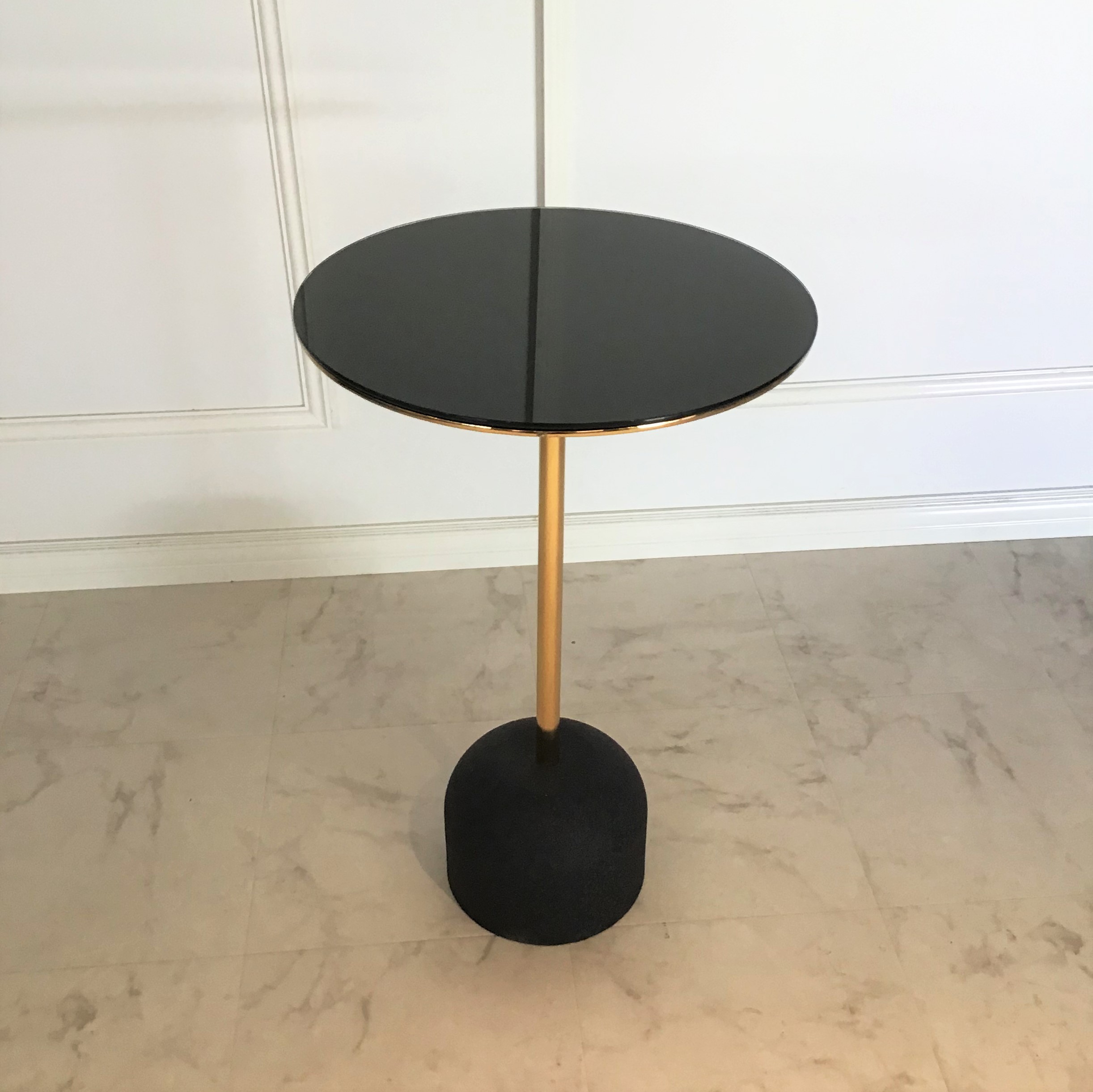 ANATOLIA（アナトリア）サイドテーブル｜ブラックミラー × ゴールドの彫刻的コンパクトテーブル［トルコ製］